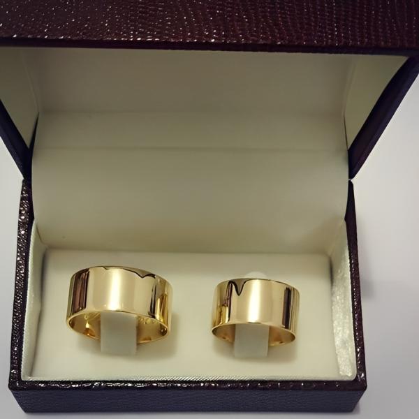 Aliança Reta 13mm em Ouro 18k/750