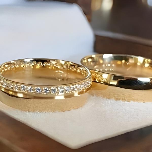 Par de Alianças Boleadas em Ouro Amarelo - Tradicional 18k/750